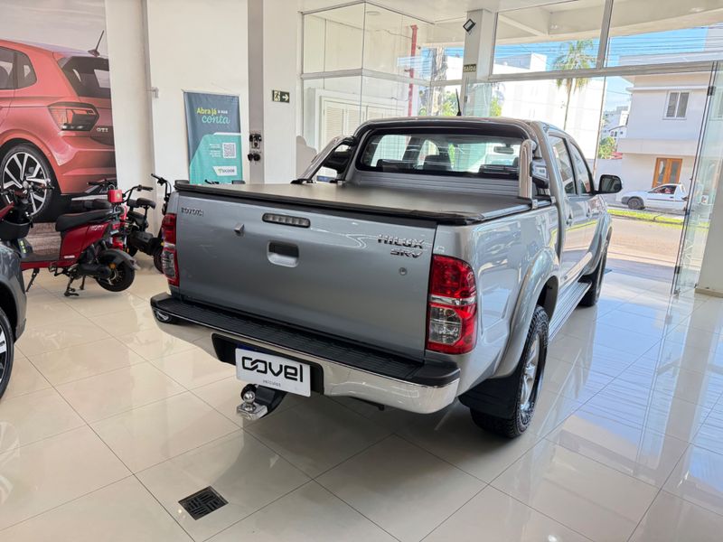 Toyota Hilux 2.7 Vvt-i Cd Srv 4×2 2015/2015 COVEL VEICULOS ENCANTADO / Carros no Vale