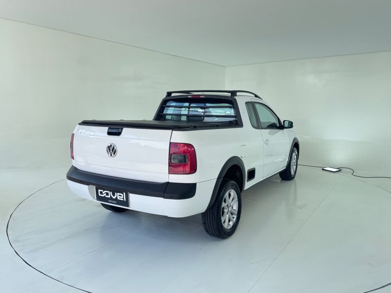 Volkswagen Saveiro Ce 2013/2014 COVEL VEICULOS ENCANTADO / Carros no Vale