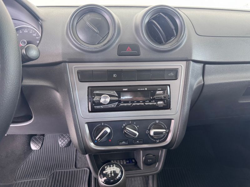 Volkswagen Saveiro Ce 2013/2014 COVEL VEICULOS ENCANTADO / Carros no Vale