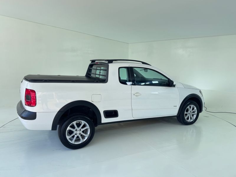 Volkswagen Saveiro Ce 2013/2014 COVEL VEICULOS ENCANTADO / Carros no Vale