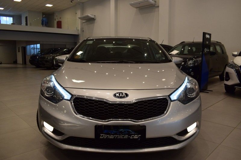 Kia CERATO 1.6 2014 DINAMICA-CAR VENÂNCIO AIRES / Carros no Vale