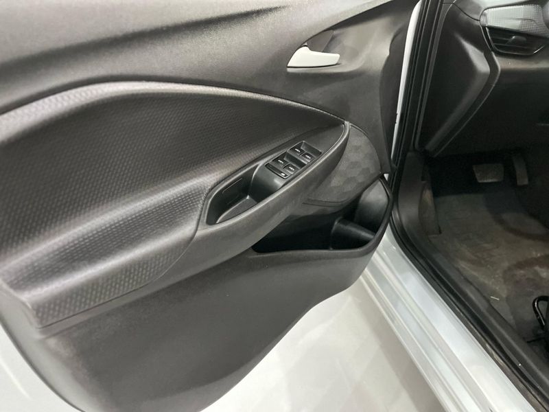 Chevrolet Onix 1.0 Plus Turbo Sedan 2020/2021 SIM AUTOMÓVEIS ROLANTE / Carros no Vale