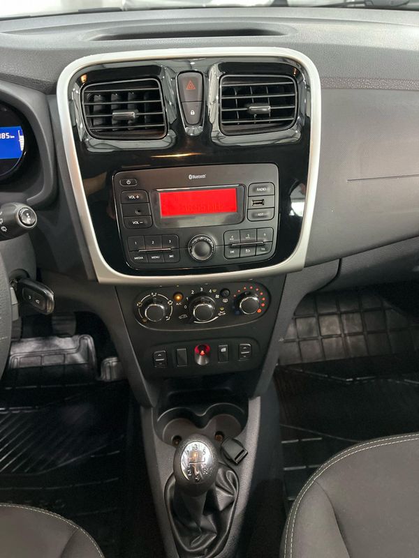 Renault Sandero Stex 16m 2018/2019 SIM AUTOMÓVEIS ROLANTE / Carros no Vale