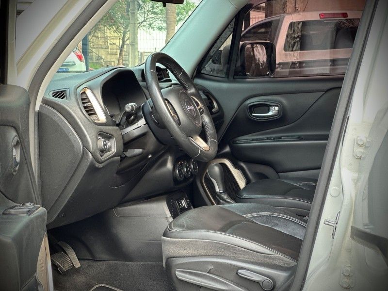 Jeep RENEGADE LONGITUDE 1.8 16V 2018 NEUMANN VEÍCULOS ARROIO DO MEIO / Carros no Vale