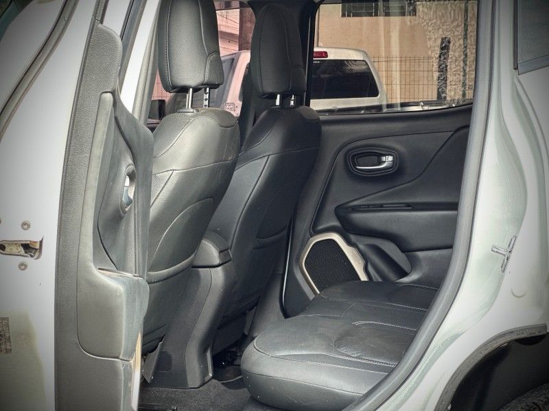 Jeep RENEGADE LONGITUDE 1.8 16V 2018 NEUMANN VEÍCULOS ARROIO DO MEIO / Carros no Vale