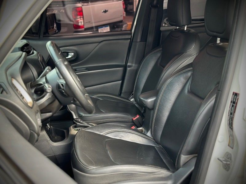 Jeep RENEGADE LONGITUDE 1.8 16V 2018 NEUMANN VEÍCULOS ARROIO DO MEIO / Carros no Vale