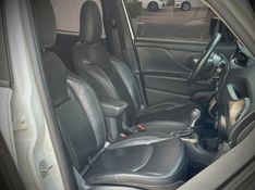 Jeep RENEGADE LONGITUDE 1.8 16V 2018 NEUMANN VEÍCULOS ARROIO DO MEIO / Carros no Vale