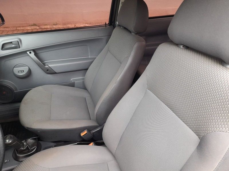 VOLKSWAGEN GOL 1.0 8V /2010 FERREIRA VEÍCULOS VENÂNCIO AIRES / Carros no Vale