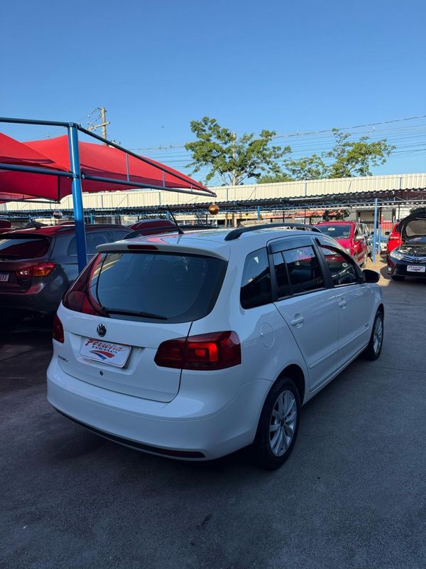 Volkswagen SPACEFOX I-TREND 1.6 8V 2013 FERREIRA VEÍCULOS VENÂNCIO AIRES / Carros no Vale