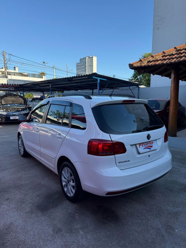 Volkswagen SPACEFOX I-TREND 1.6 8V 2013 FERREIRA VEÍCULOS VENÂNCIO AIRES / Carros no Vale