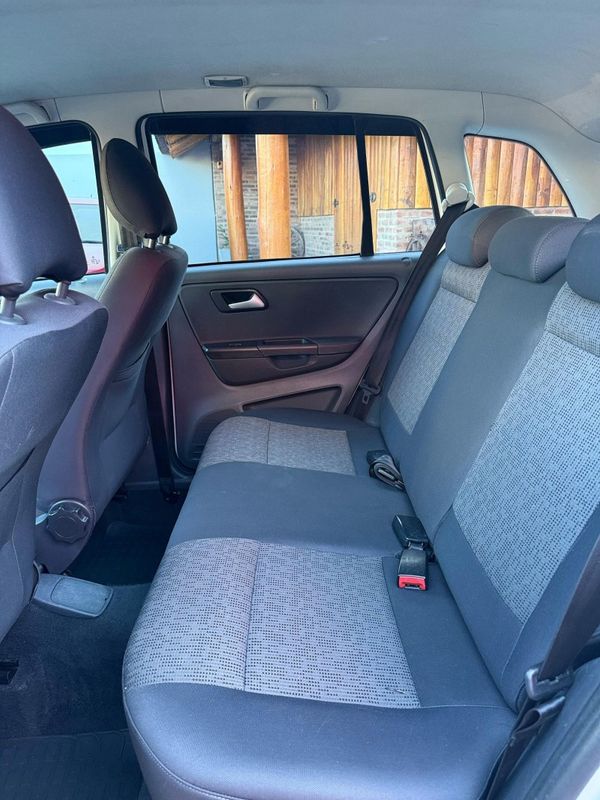 Volkswagen SPACEFOX I-TREND 1.6 8V 2013 FERREIRA VEÍCULOS VENÂNCIO AIRES / Carros no Vale