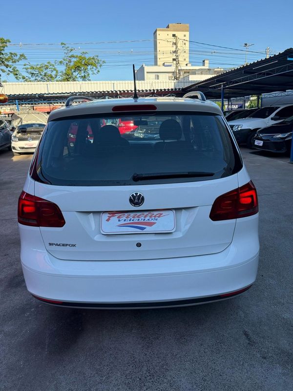 Volkswagen SPACEFOX I-TREND 1.6 8V 2013 FERREIRA VEÍCULOS VENÂNCIO AIRES / Carros no Vale
