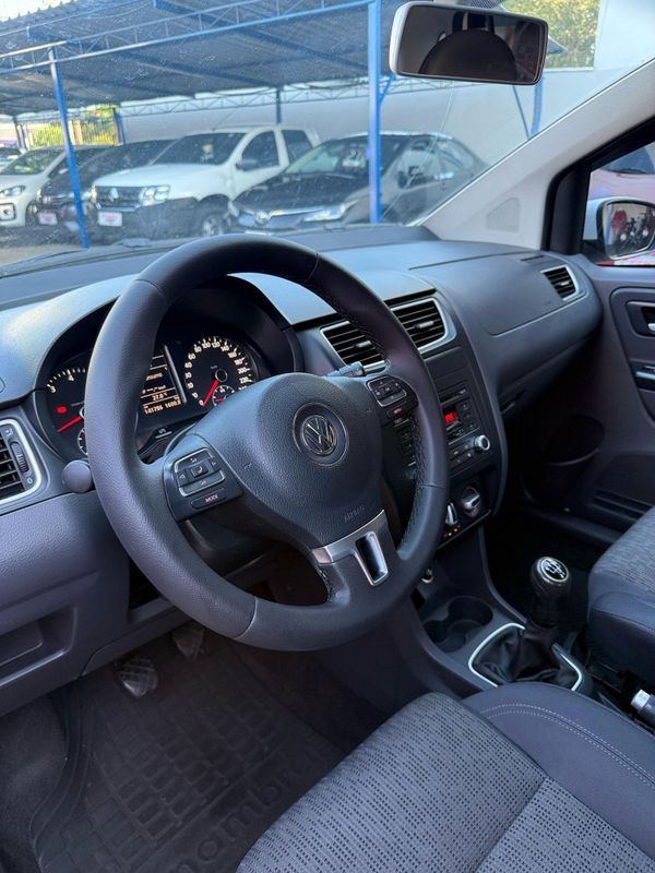 Volkswagen SPACEFOX I-TREND 1.6 8V 2013 FERREIRA VEÍCULOS VENÂNCIO AIRES / Carros no Vale