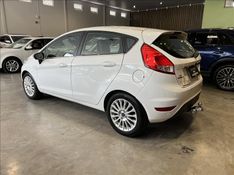 FORD FIESTA 1.6 Titanium Hatch 16V 2014/2015 M&C AUTOMÓVEIS CAXIAS DO SUL / Carros no Vale