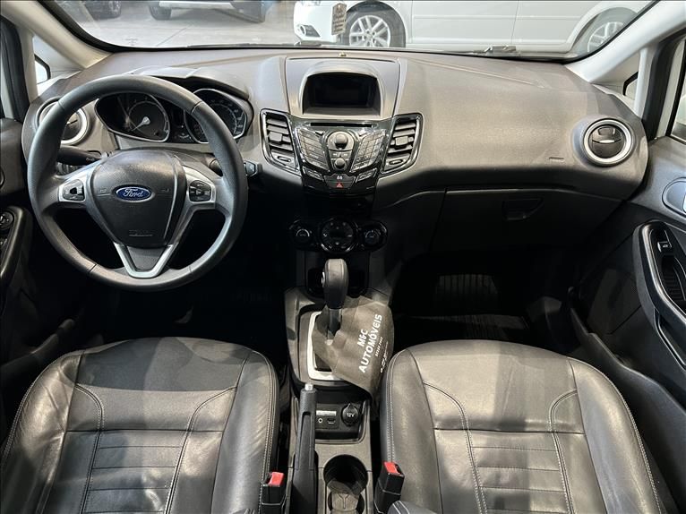 FORD FIESTA 1.6 Titanium Hatch 16V 2014/2015 M&C AUTOMÓVEIS CAXIAS DO SUL / Carros no Vale