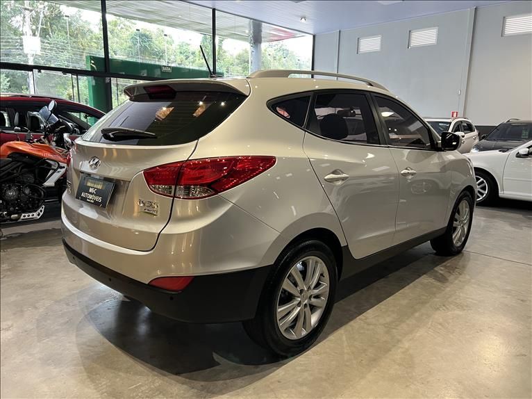 HYUNDAI IX35 2.0 MPI 4X2 16V 2013/2014 M&C AUTOMÓVEIS CAXIAS DO SUL / Carros no Vale