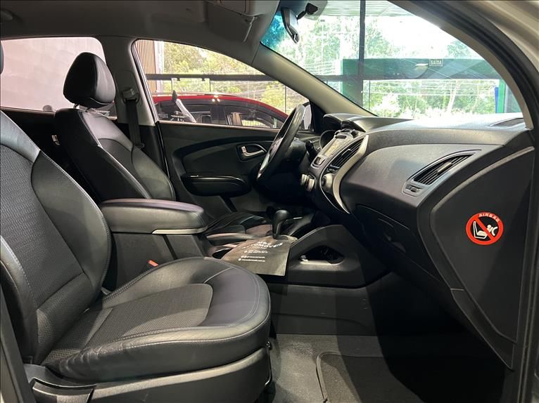 HYUNDAI IX35 2.0 MPI 4X2 16V 2013/2014 M&C AUTOMÓVEIS CAXIAS DO SUL / Carros no Vale