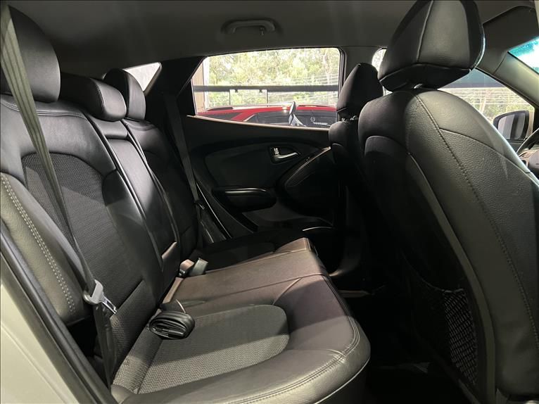 HYUNDAI IX35 2.0 MPI 4X2 16V 2013/2014 M&C AUTOMÓVEIS CAXIAS DO SUL / Carros no Vale