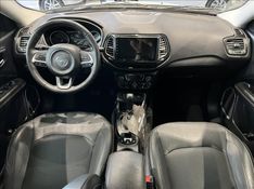 JEEP COMPASS 2.0 16V Longitude 2017/2018 M&C AUTOMÓVEIS CAXIAS DO SUL / Carros no Vale