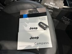 JEEP COMPASS 2.0 16V Longitude 2017/2018 M&C AUTOMÓVEIS CAXIAS DO SUL / Carros no Vale