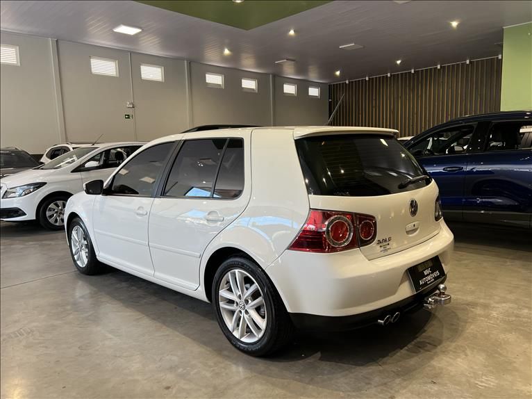 VOLKSWAGEN GOLF 1.6 MI 8V 2013/2014 M&C AUTOMÓVEIS CAXIAS DO SUL / Carros no Vale