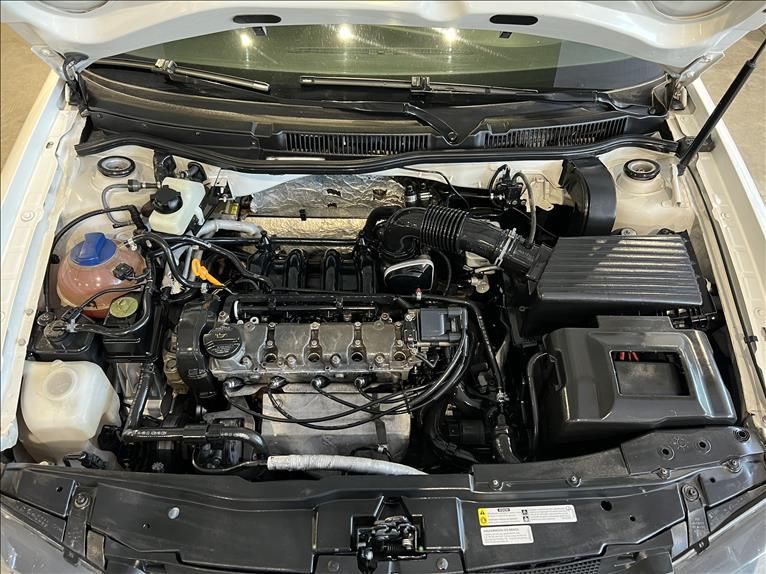 VOLKSWAGEN GOLF 1.6 MI 8V 2013/2014 M&C AUTOMÓVEIS CAXIAS DO SUL / Carros no Vale