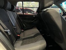 VOLKSWAGEN GOLF 1.6 MI 8V 2013/2014 M&C AUTOMÓVEIS CAXIAS DO SUL / Carros no Vale
