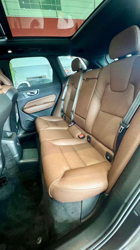 Volvo XC 60 T-8 Plus 2.0 AWD (Híbrido) 2022/2023 PC VEÍCULOS SANTA CRUZ DO SUL / Carros no Vale