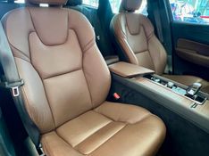 Volvo XC 60 T-8 Plus 2.0 AWD (Híbrido) 2022/2023 PC VEÍCULOS SANTA CRUZ DO SUL / Carros no Vale