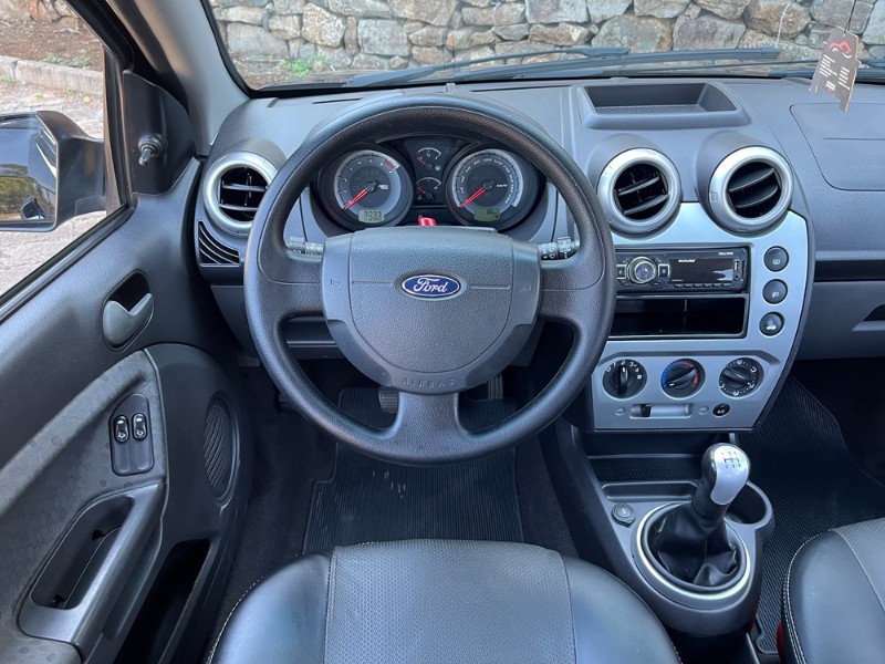FORD FIESTA SE 1.0 16V FLEX 2014/2014 BOSCO AUTOMÓVEIS GUAPORÉ / Carros no Vale