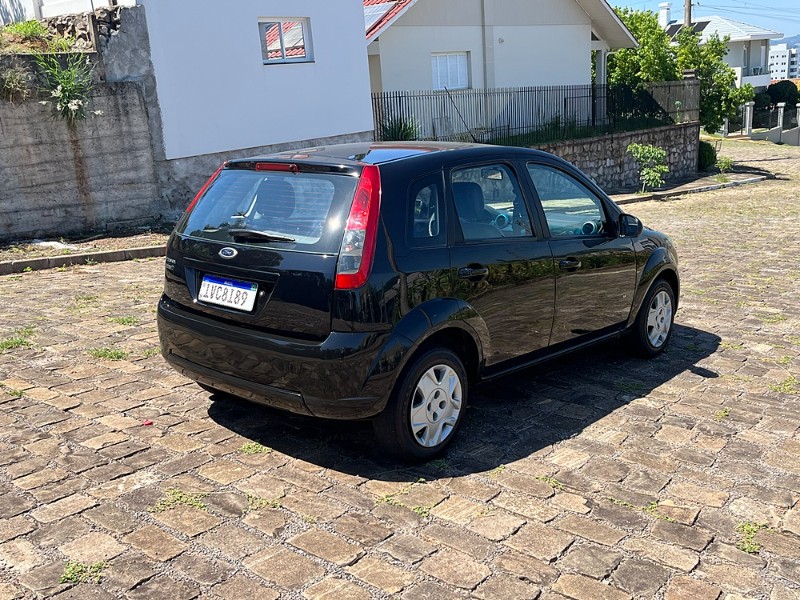 FORD FIESTA SE 1.0 16V FLEX 2014/2014 BOSCO AUTOMÓVEIS GUAPORÉ / Carros no Vale