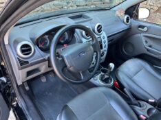 FORD FIESTA SE 1.0 16V FLEX 2014/2014 BOSCO AUTOMÓVEIS GUAPORÉ / Carros no Vale