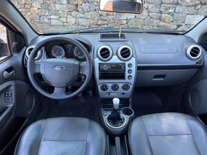 FORD FIESTA SE 1.0 16V FLEX 2014/2014 BOSCO AUTOMÓVEIS GUAPORÉ / Carros no Vale