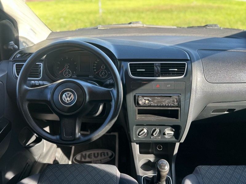 VOLKSWAGEN FOX 1.6 8V 2013 /2013 NEURI VEÍCULOS LAJEADO / Carros no Vale