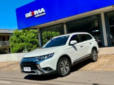 MITSUBISHI OUTLANDER HPE-S 2.2 DI-D AWD 2021/2022 SÉTIMA VEÍCULOS GUAPORÉ / Carros no Vale