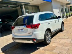 MITSUBISHI OUTLANDER HPE-S 2.2 DI-D AWD 2021/2022 SÉTIMA VEÍCULOS GUAPORÉ / Carros no Vale