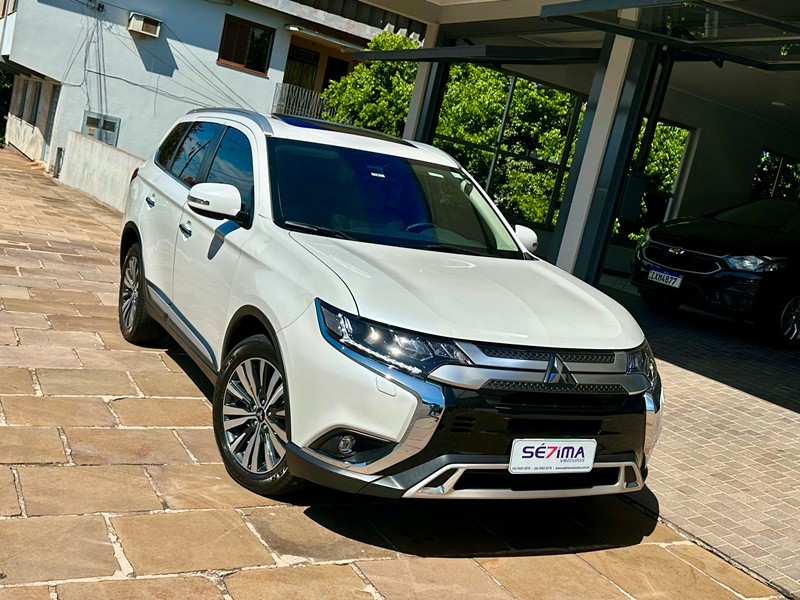 MITSUBISHI OUTLANDER HPE-S 2.2 DI-D AWD 2021/2022 SÉTIMA VEÍCULOS GUAPORÉ / Carros no Vale