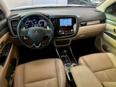 MITSUBISHI OUTLANDER HPE-S 2.2 DI-D AWD 2021/2022 SÉTIMA VEÍCULOS GUAPORÉ / Carros no Vale