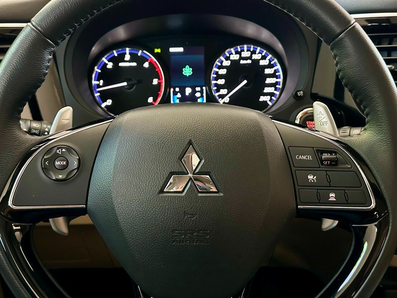 MITSUBISHI OUTLANDER HPE-S 2.2 DI-D AWD 2021/2022 SÉTIMA VEÍCULOS GUAPORÉ / Carros no Vale