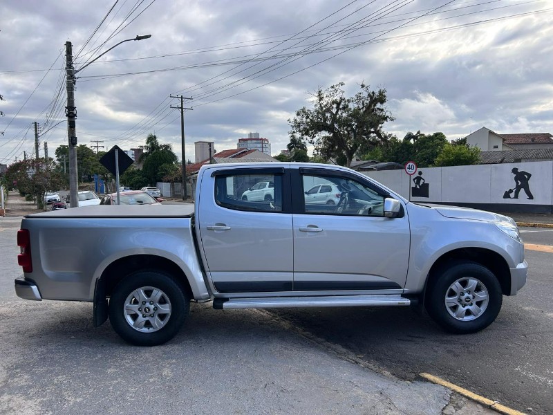CHEVROLET S10 PICK-UP LT 2.5 FLEX 4X2 CD 2015/2015 LS MULTIMARCAS VENÂNCIO AIRES / Carros no Vale