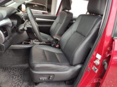 TOYOTA HILUX 2.7 SR 4X2 CD 16V FLEX 4P AUTOMÁTICO 2017/2017 ROSAUTO VEÍCULOS VENÂNCIO AIRES / Carros no Vale