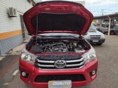 TOYOTA HILUX 2.7 SR 4X2 CD 16V FLEX 4P AUTOMÁTICO 2017/2017 ROSAUTO VEÍCULOS VENÂNCIO AIRES / Carros no Vale