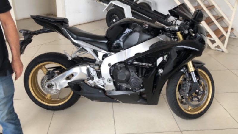 HONDA MOTOS CBR 1000 RR FIRE BLADE 2010/2010 JASER MOTOS LAJEADO / Carros no Vale