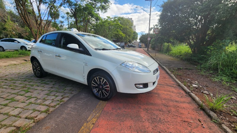 FIAT BRAVO 1.8 ESSENCE 16V AUTOMATIZADO 2014/2014 FERNANDO AUTOMÓVEIS | REVENDA DE CARROS ARROIO DO MEIO ARROIO DO MEIO / Carros no Vale
