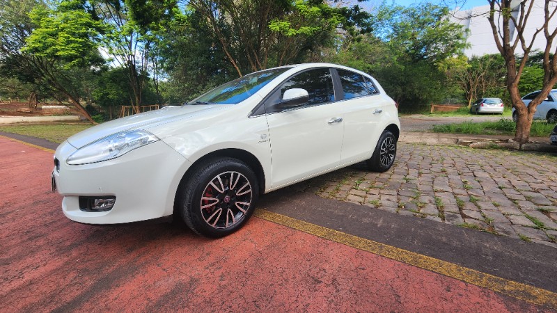 FIAT BRAVO 1.8 ESSENCE 16V AUTOMATIZADO 2014/2014 FERNANDO AUTOMÓVEIS | REVENDA DE CARROS ARROIO DO MEIO ARROIO DO MEIO / Carros no Vale