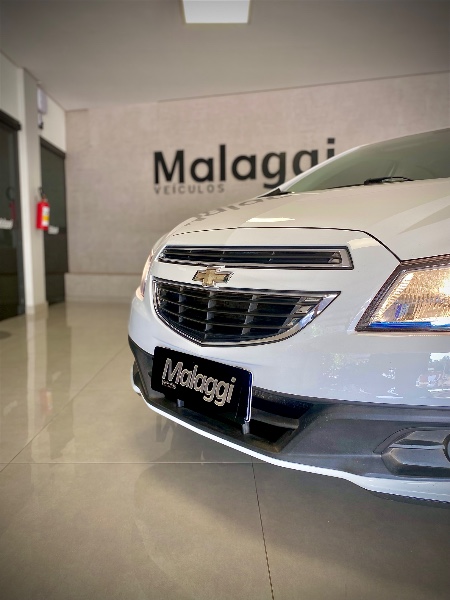 CHEVROLET PRISMA 1.4 LT 2014/2015 MALAGGI VEÍCULOS ENCANTADO / Carros no Vale