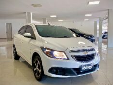 CHEVROLET PRISMA 1.4 LT 2014/2015 MALAGGI VEÍCULOS ENCANTADO / Carros no Vale
