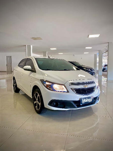 CHEVROLET PRISMA 1.4 LT 2014/2015 MALAGGI VEÍCULOS ENCANTADO / Carros no Vale