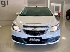 CHEVROLET PRISMA 1.4 LT 2014/2015 MALAGGI VEÍCULOS ENCANTADO / Carros no Vale