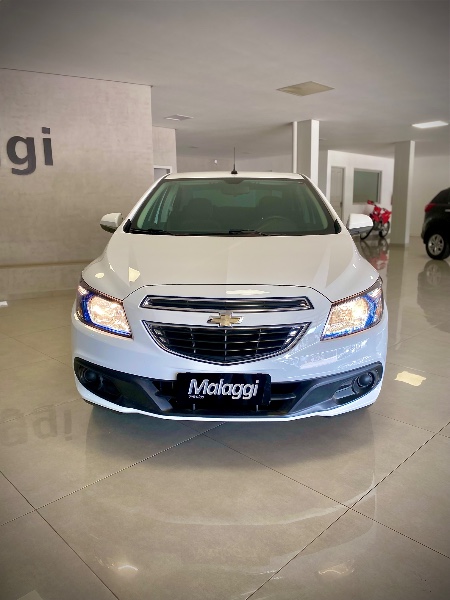 CHEVROLET PRISMA 1.4 LT 2014/2015 MALAGGI VEÍCULOS ENCANTADO / Carros no Vale